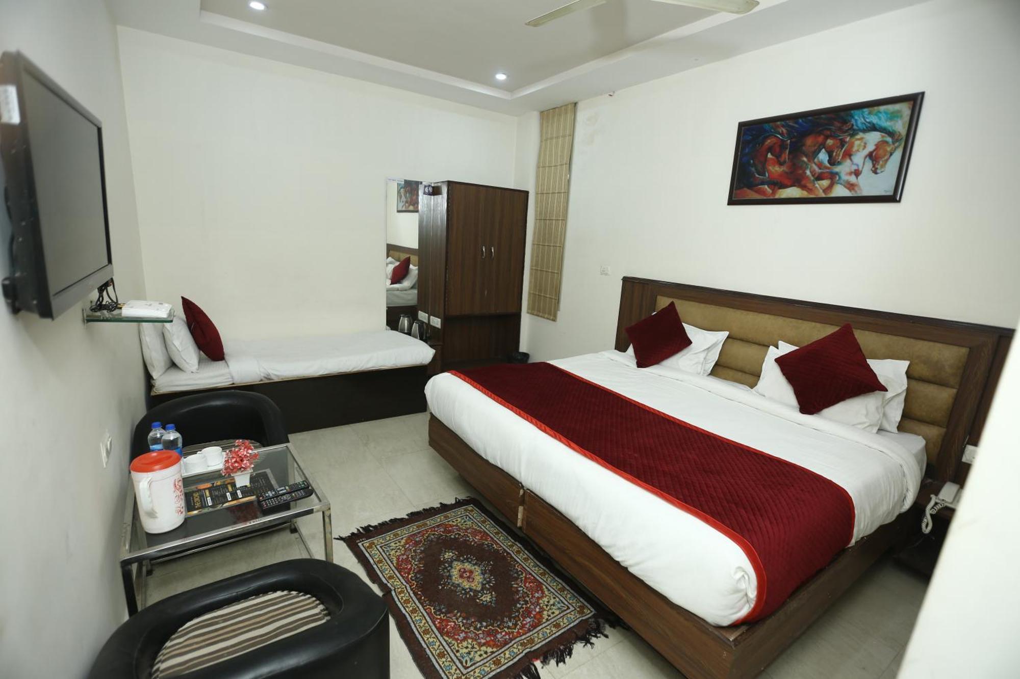 24 Hotel & Resort Agra  Esterno foto