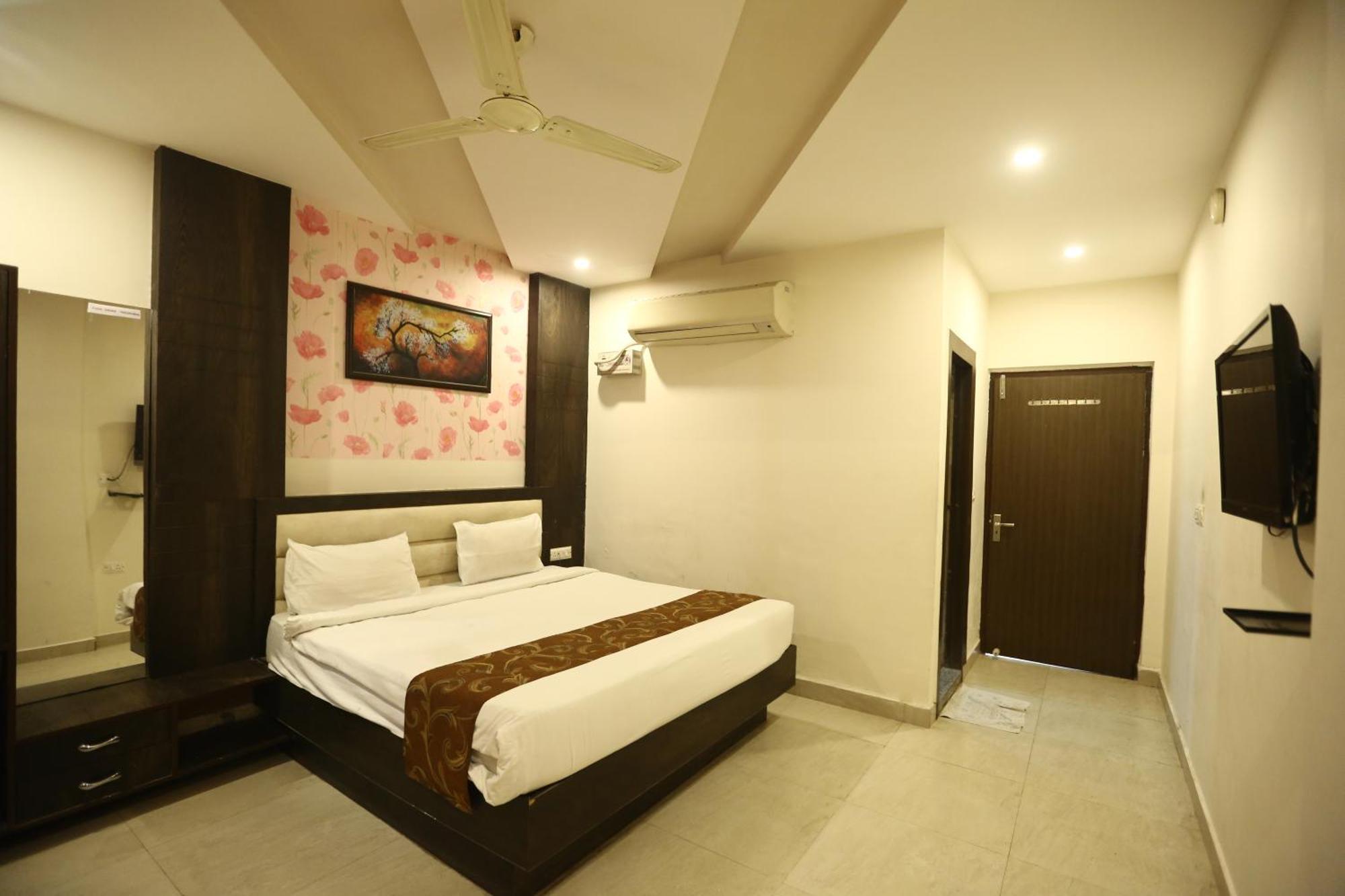 24 Hotel & Resort Agra  Esterno foto
