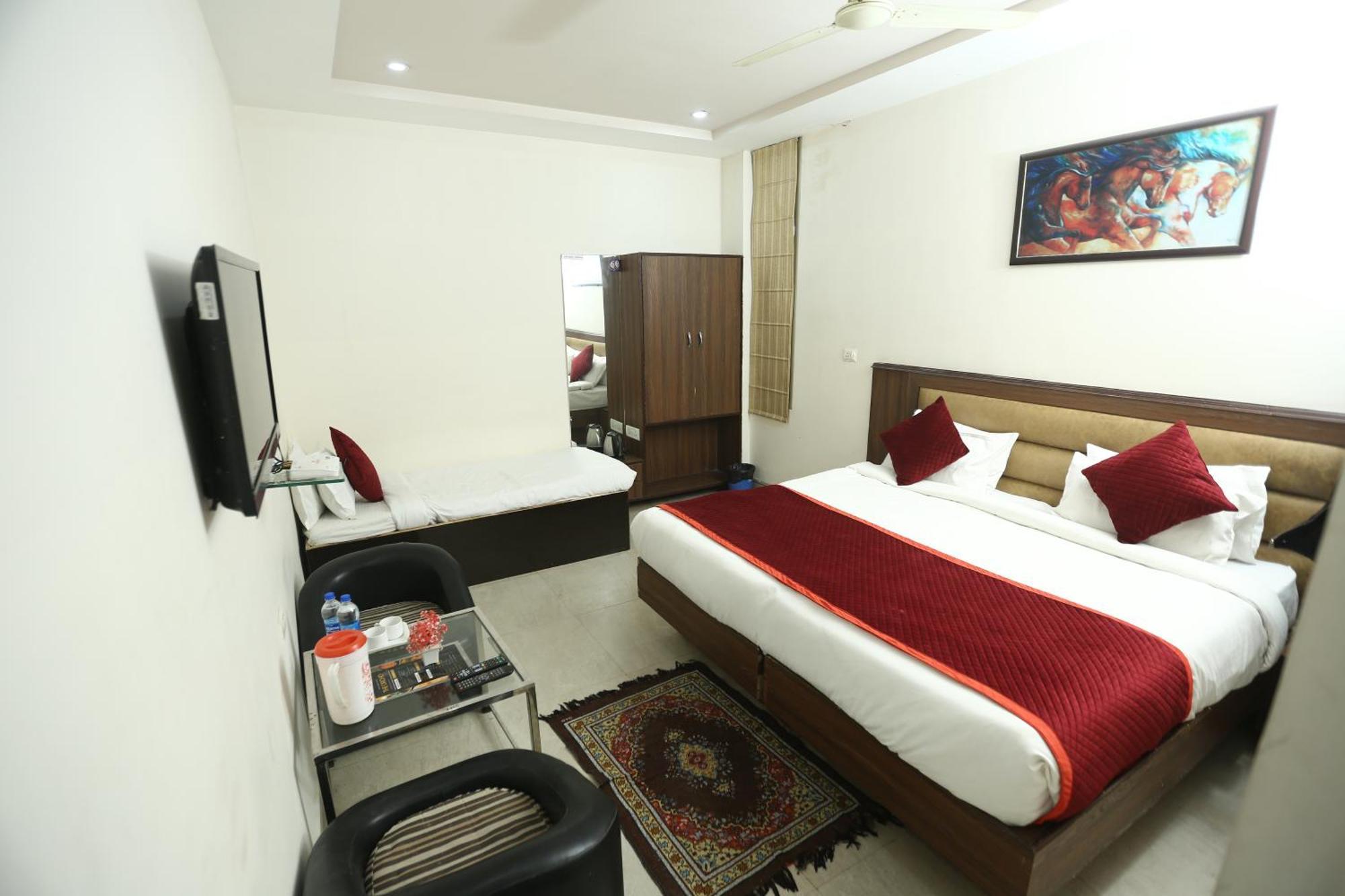 24 Hotel & Resort Agra  Esterno foto