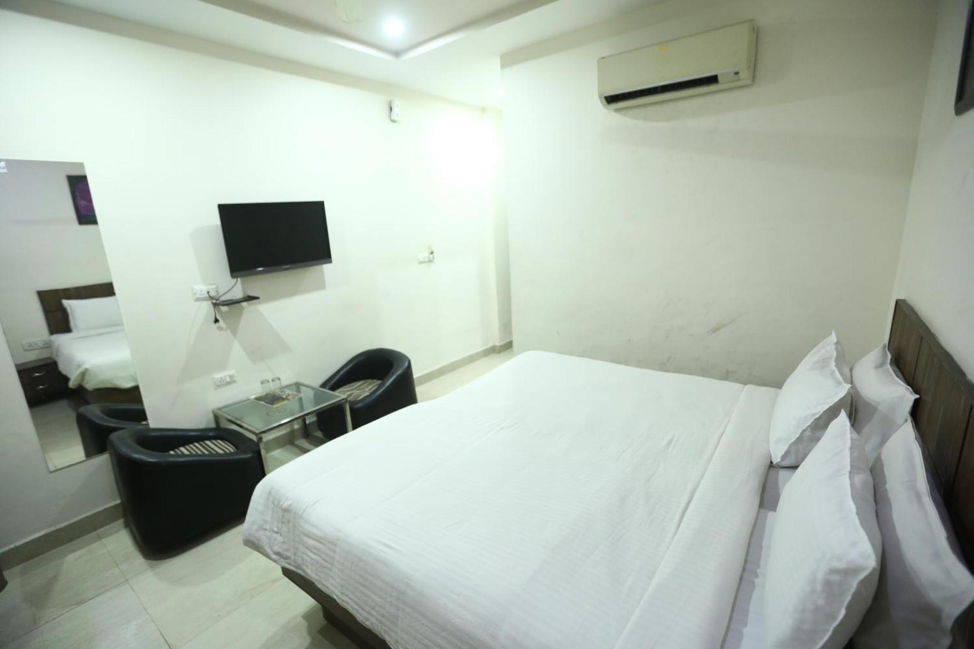 24 Hotel & Resort Agra  Esterno foto